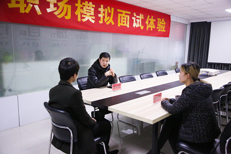職場攻略講座進校園，拓展校企合作促就業(yè)
