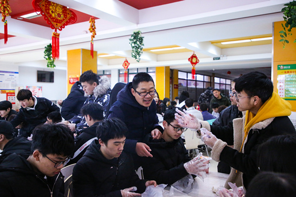 猜燈謎，鬧元宵—南京新華不一樣的元宵節(jié)