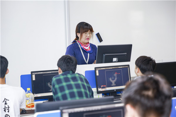 女孩子讀什么技校好？