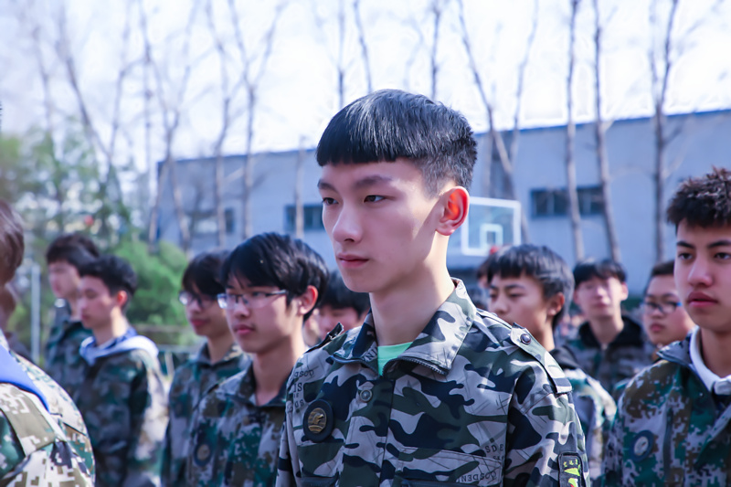退伍軍人轉業(yè)選擇新華，開啟高薪白領的成長之路