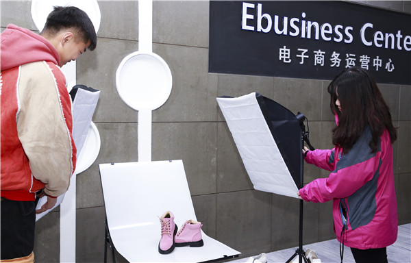 “玩轉(zhuǎn)直播電商 Hi翻雙十二”——小新為你提前播報(bào)啦！