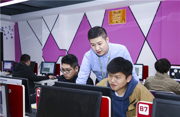 初中畢業(yè)學(xué)影視動(dòng)畫(huà)好學(xué)么，好就業(yè)么？