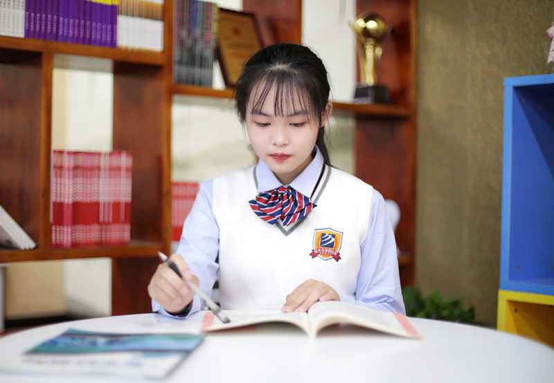 初<a href=http://njxh.cn target=_blank class=infotextkey>高中</a>女生學(xué)什么<a href=http://njxh.cn target=_blank class=infotextkey>專業(yè)</a>好？女生最吃香的互聯(lián)網(wǎng)熱門<a href=http://njxh.cn target=_blank class=infotextkey>專業(yè)</a>排名出爐！
