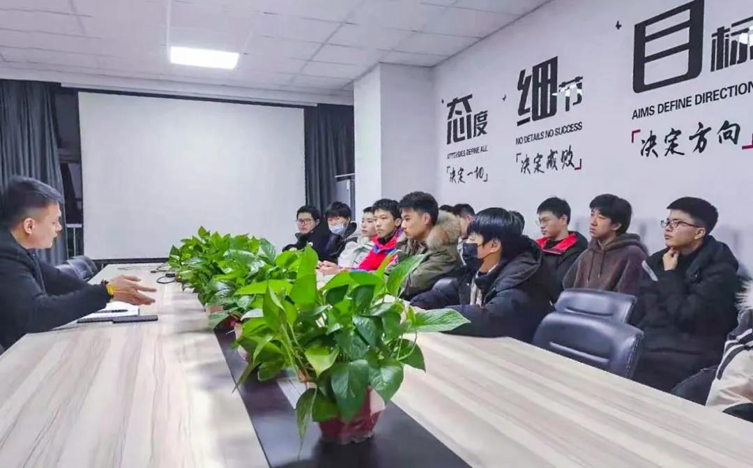 南京新華：試學營開班啦！一周試學助你榮耀起航！