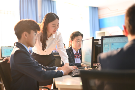 速來圍觀！知名演員直播探校，為高薪<a href=http://njxh.cn target=_blank class=infotextkey>專業(yè)</a>代言！