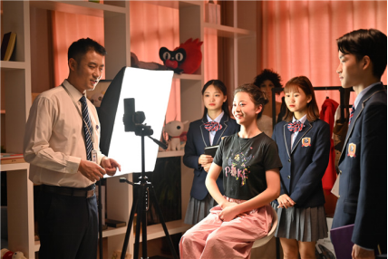 速來圍觀！知名演員直播探校，為高薪<a href=http://njxh.cn target=_blank class=infotextkey>專業(yè)</a>代言！