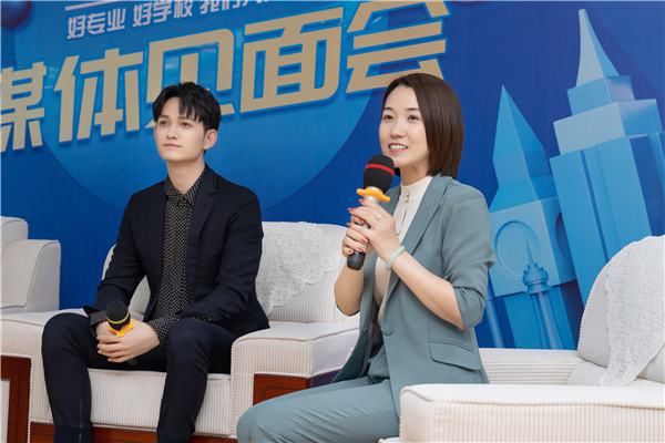馬可來新華重拾校園生活，青春“競”是精彩！