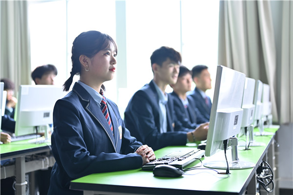 如何高水平薪資就業(yè)？這有一本新華秘籍！