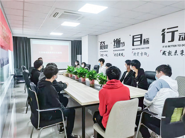 企業(yè)招聘進校園，助力學生高質量就業(yè)