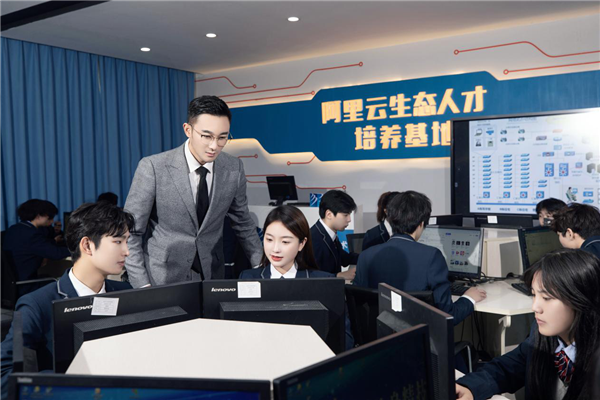 為什么新職教法引起社會(huì)熱議，新華帶你了解