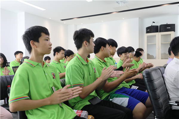 大咖進校園|雛鷹展翅，智領(lǐng)未來
