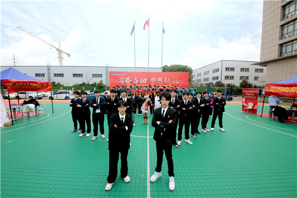 青春飛揚(yáng) 夢(mèng)想起航|南京新華2023年春季社團(tuán)招新大會(huì)開始啦！
