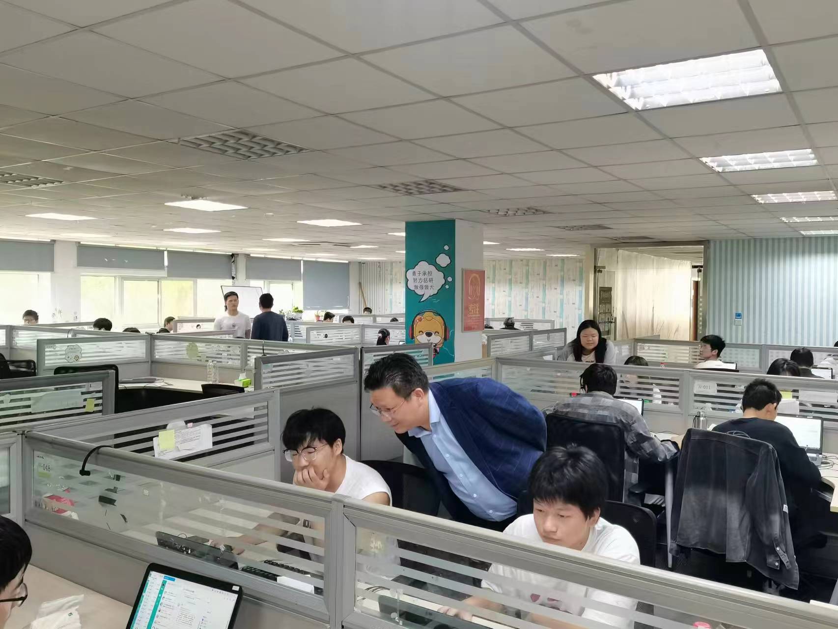 回訪企業(yè)實習學生，關懷職業(yè)成長道路