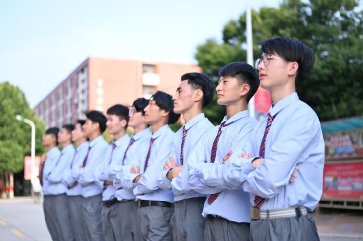 職業(yè)教育托舉新希望，如何選擇一所好學校？