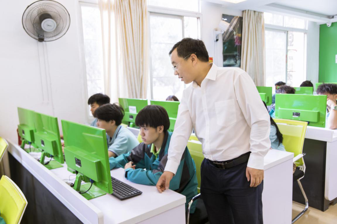 專業(yè)榜樣 | 砥礪前行 時(shí)代風(fēng)向！