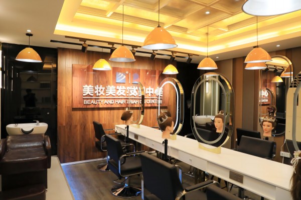 南京新華美妝專業(yè)怎么樣？就業(yè)前景好不好？