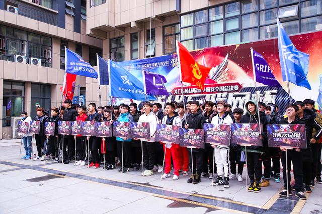 理實(shí)結(jié)合，新華學(xué)子展現(xiàn)專業(yè)電競(jìng)風(fēng)采！