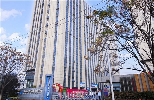 在線參觀線上報(bào)名，搶占春季班熱門專業(yè)名額！